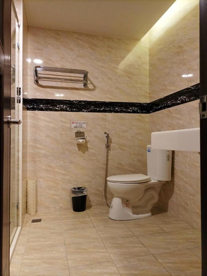 Crystal Hotel Puli Extérieur photo