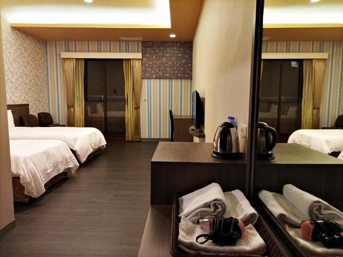 Crystal Hotel Puli Extérieur photo