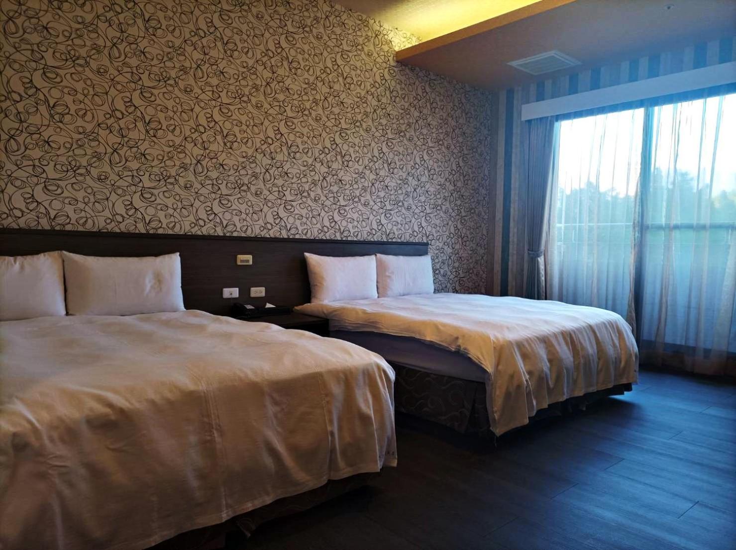 Crystal Hotel Puli Extérieur photo
