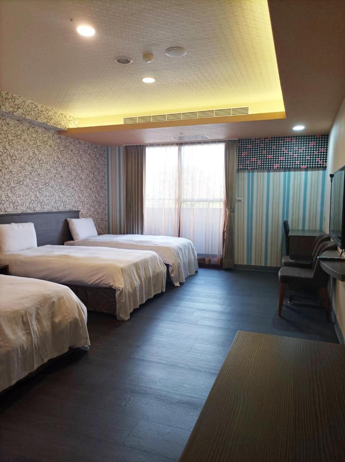 Crystal Hotel Puli Extérieur photo
