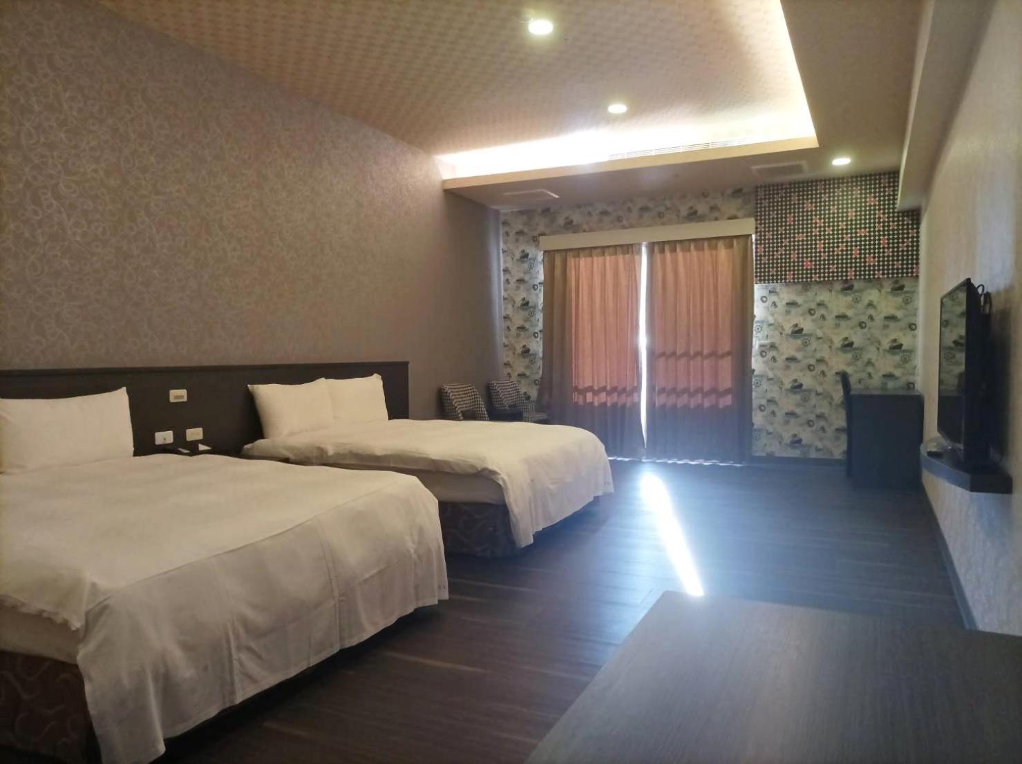 Crystal Hotel Puli Extérieur photo