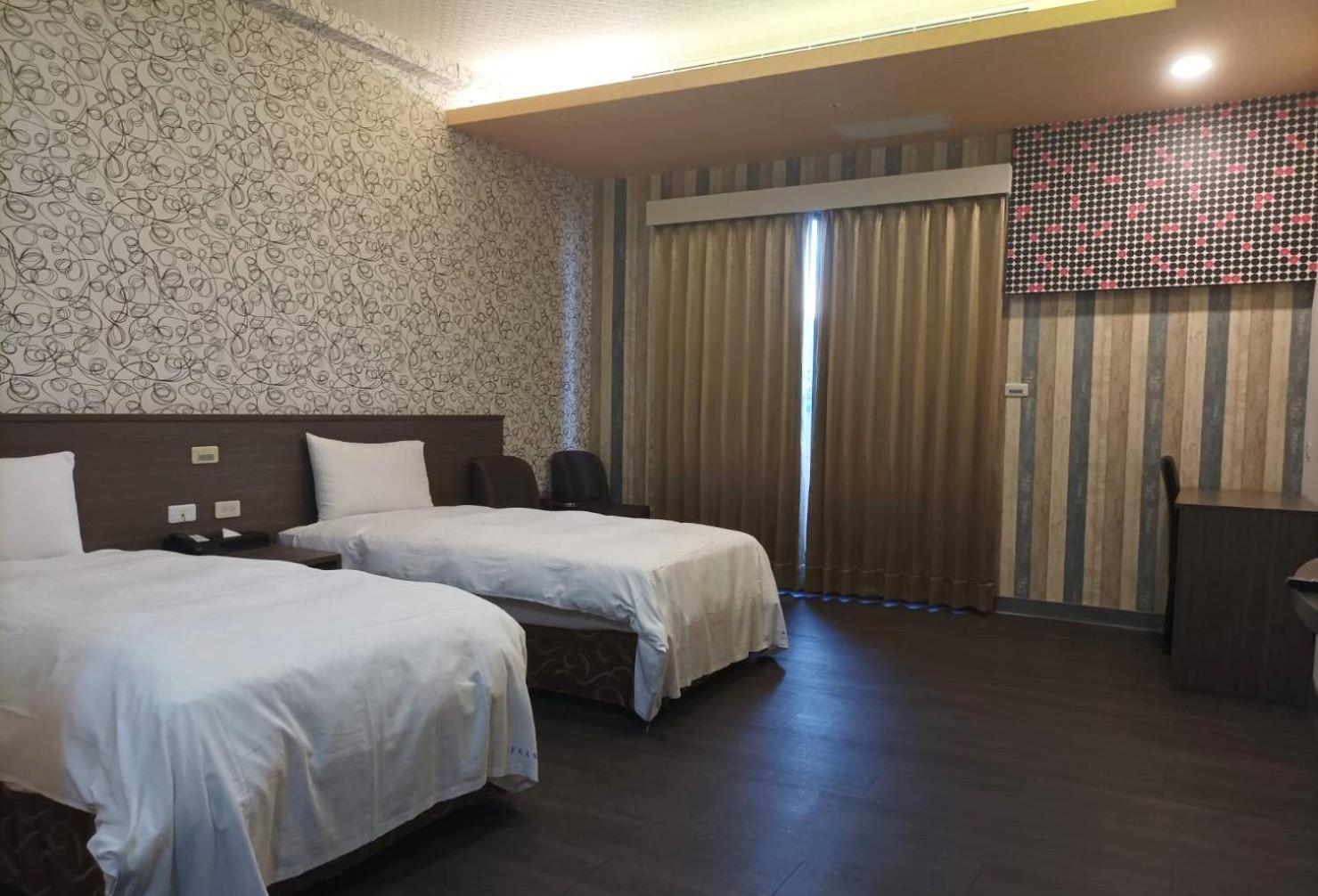 Crystal Hotel Puli Extérieur photo