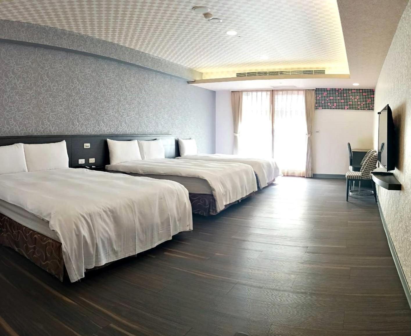 Crystal Hotel Puli Extérieur photo